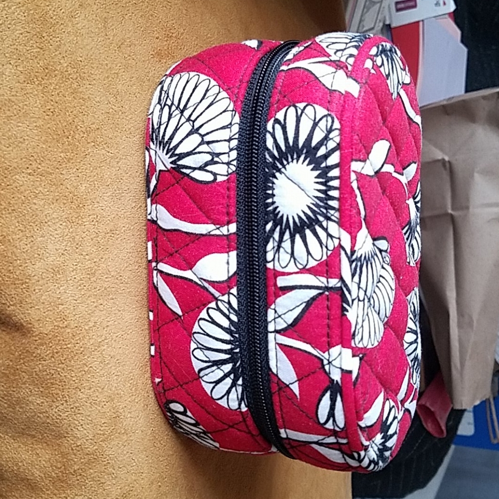 Vera Bradley Deco Daisy travel jewelry case